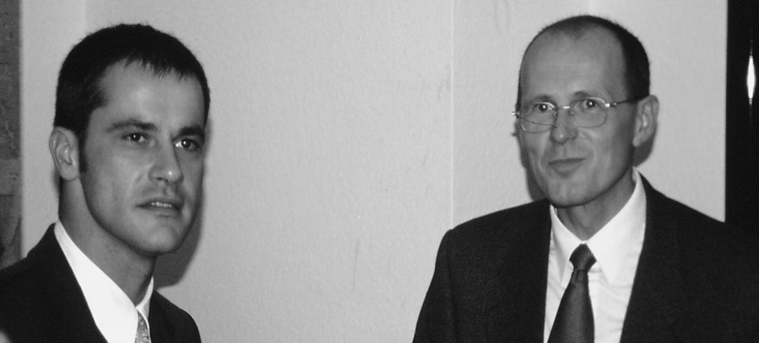 Roland Ströker - Carl Duisberg Centrum - und Dr. H. Hülskath. Eröffnung der Arbeitsstätte der Akademie Brasil-Europa in Köln 1997. Copyright
